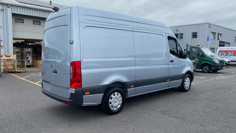 Mercedes-Benz Sprinter 315Cdi L2 Diesel Rwd 3.5t H2 Pro Van